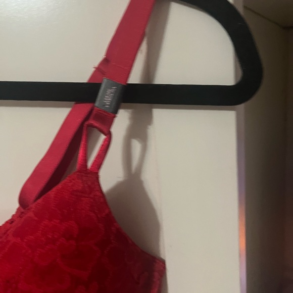 Nwot Victoria secret bra - Picture 2 of 6